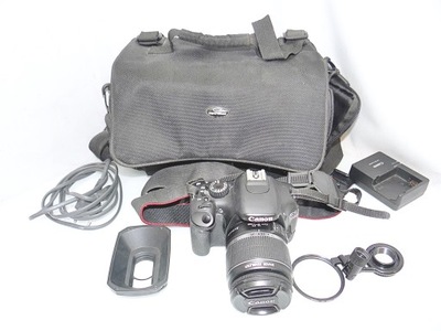 Lustrzanka Canon EOS 550D + obiektyw Canon EF-S 18-55mm / Torba / 18 Mpix