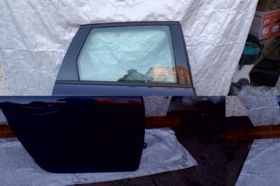 Peugeot 308 t9 дверь правый задняя полный фото №1