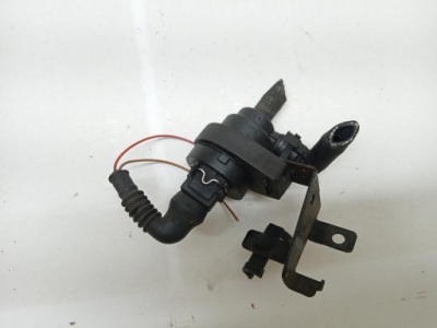 Клапан вентиляції бака bmw 5 e39 520 i фото №1