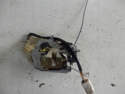 Toyota yaris verso 00 замок двері правий перед фото №1