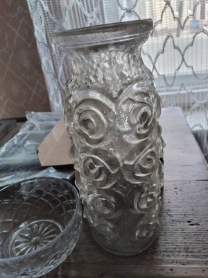 Stary wazon z grubego szkła wzory
