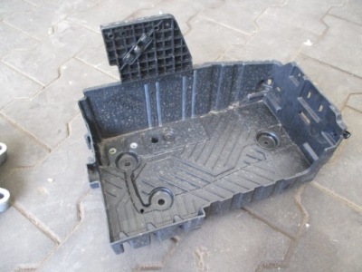 Peugeot 208 2 corsa f основа акумулятор 9823533180 фото №1