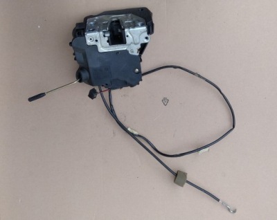 Mercedes c220 w203 замок дверь задняя p 2037300235 фото №1