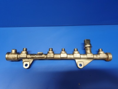 Молдинг упорскування scenic iii 1.9 dci 0445214158 фото №1