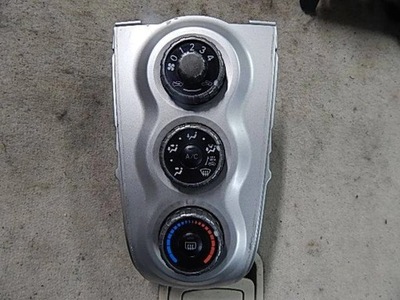 Панель керування обдув toyota yaris ii 05-12 фото №1