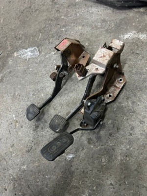 Note 1.4 16v педаль газа с потенциометр тормоз сцепление 18002ax700 фото №1