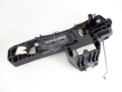 Кронштейн ручка левый перед mercedes w204 фото №1