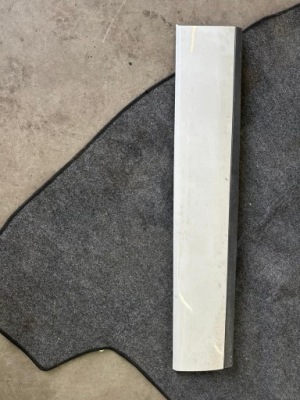 Молдинг двері ліва перед range rover evoque l538 bj3m-21065-bh фото №1