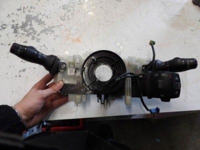 Переключатель комбинированный 255670019r renault оригинальный номер фото №1