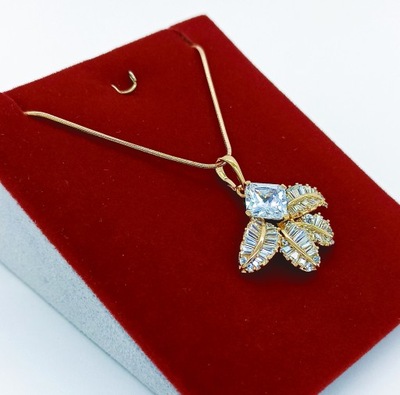Złoty naszyjnik brylantowy liść luxury 18K