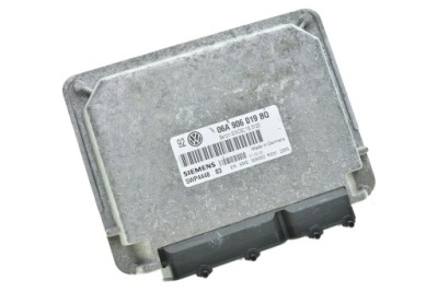 Бортовий комп'ютер golf iv 1.6 06a906019bq 5wp444803 фото №1