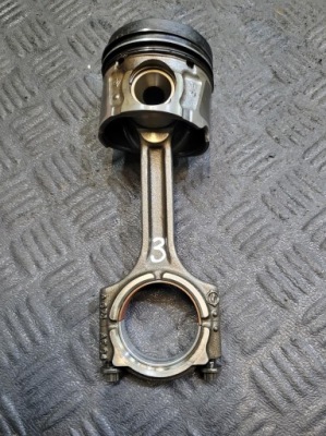 Поршень + шатун 3 ssangyong tivoli xlv 1.6 d e-xdi фото №1