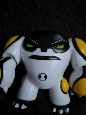 Ben 10 ruchoma figurka