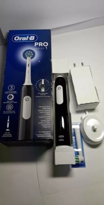 SZCZOTECZKA DO ZĘBÓW ORAL B PRO SERIES1/PUDEŁKO