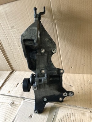 A3 8p 2.0 tdi cba кронштейн генератора 03l903143d фото №1