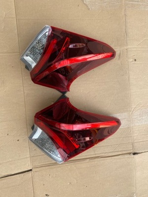 Toyota auris ii lift kombi лампа левая задняя фото №1