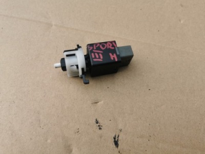 Kia sportage iii датчик вимикач педалі гальма фото №1