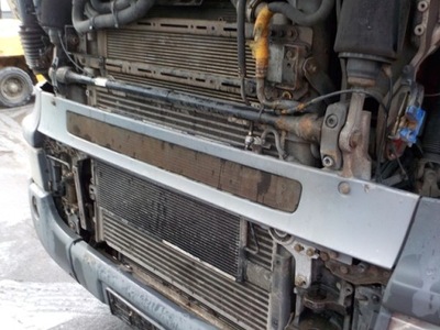 Scania r накладка решітка радіатора фото №1