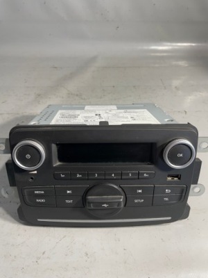 Радіо заводський usb dacia duster ii 281156181r відсутній код фото №1