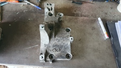 Vw audi seat skoda - кронштейн генератора 038903143af фото №1