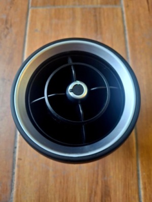 Alfa romeo stelvio решётка обдув левая 1561236830 ładna фото №1