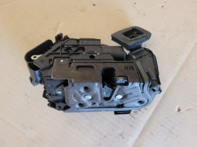 Skoda octavia iii замок двері правий перед eu фото №1