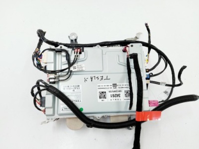 Tesla y model y 24r. модуль блок управления autopilot 1787419-05-h фото №1