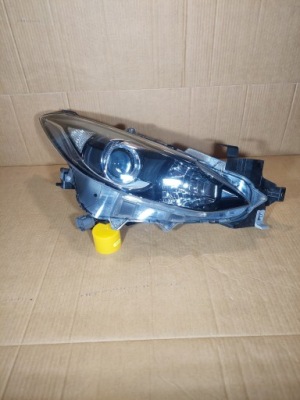 Mazda iii 3 bm 13r .лампа права передня фото №1