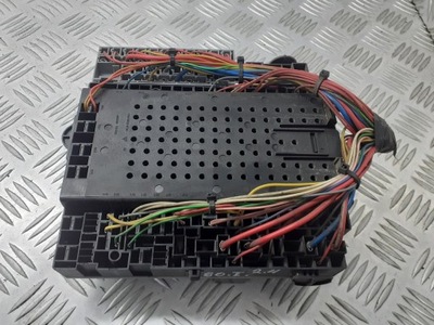 Коробка запобіжників volvo s80 i 2.4 8622520 фото №1