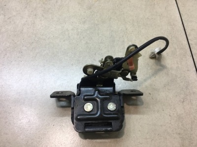 Замок кришки багажника kia carens ii фото №1