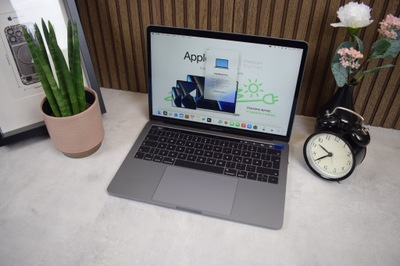 MacBook Pro 13 A1989 2018 2,3 GHz i5 8GB 256GB 23%