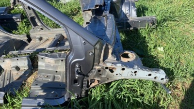 Mercedes b w246 246 лонжерон підкрилок права фото №1