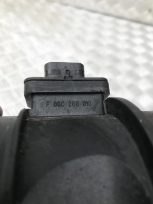 Расходомер audi q3 11- 2.0 tdi f00c2g8010 фото №1