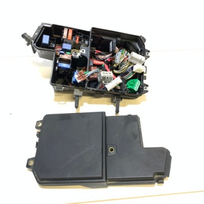 Talisman espace коробка запобіжники 284b51057r 252361855r 243127929r фото №1