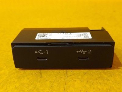 Audi a3 8y роз'єм port usb 82a035736a фото №1