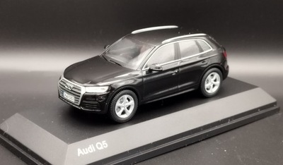 1:43 iScale 2017 Audi Q5 Model