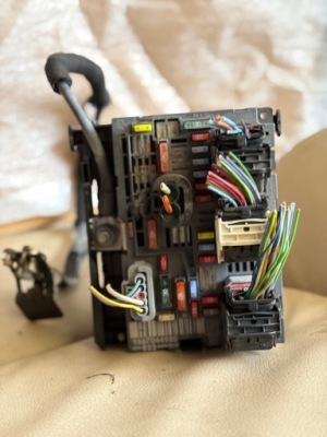 Модуль bsm 9667044980 r02 peugeot 3008 i 1.6 2.0 hdi фото №1