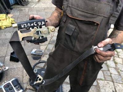 Jeep cherokee liberty kj pas безпеки правий фото №1