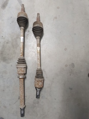 Renault 1.5dci приводной вал 8200725499 8200725500 фото №1