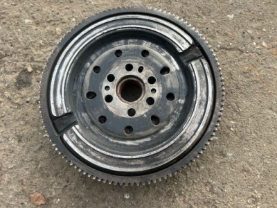 Alfa romeo giulietta 2,0 jtd 170 km колесо двомасовий фото №1