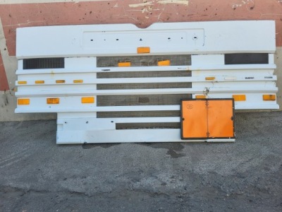 Капот решітка радіатора решітка радіатора scania 3 113 фото №1