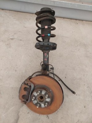 Subaru xv mcperson правий поворотний кулак амортизаторна стійка фото №1