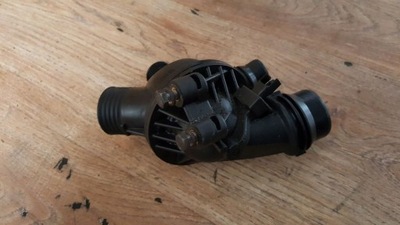 Корпус термостата bmw e92 7552403 фото №1