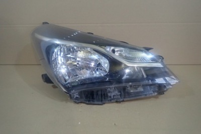 Лампа правая toyota yaris iii 3 lift 14- фото №1