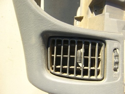 TOYOTA HILUX VI 02-05 DEFLECTOR DE VENTILACIÓN IZQUIERDA  