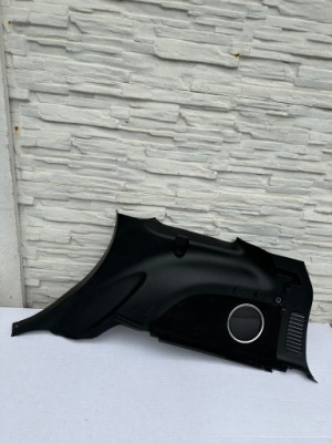 Grand cherokee wk2 оббивка багажника права фото №1