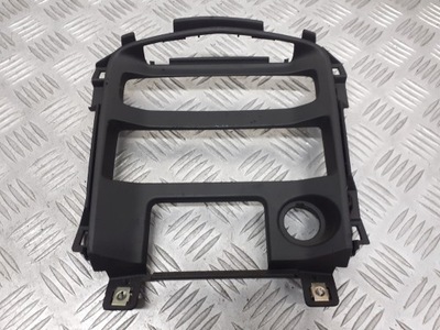 Рамка консолі радіо nissan primera p12 68413av700 фото №1