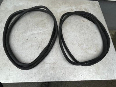 Прокладка дверь кузовная левая перед peugeot 3008 i 09-16 фото №1