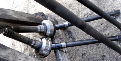 Land rover discovery 1 привідний вал передня права /ліва фото №1