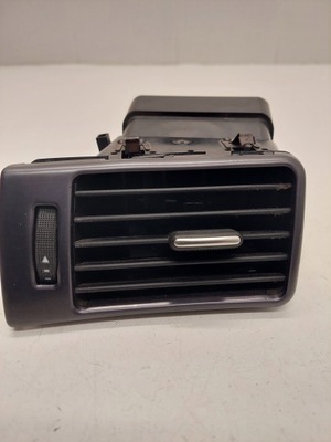 Решітка обдув audi оригінальний номер 4b1820901 фото №1